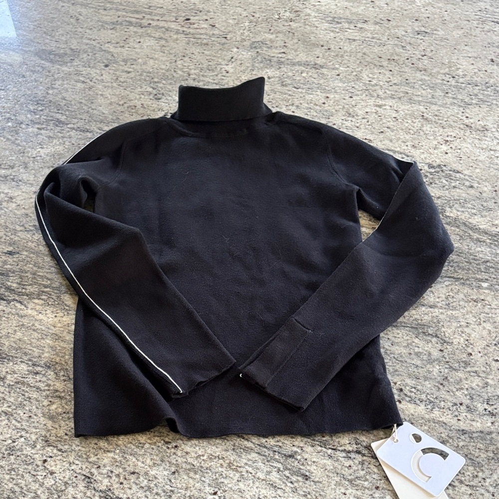 Commence Turtleneck NWT